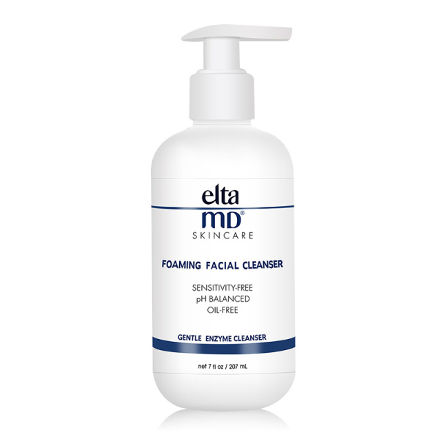 清水洗脸和洗面奶哪个效果好,到底清水洗脸好还是洗面奶洗脸好