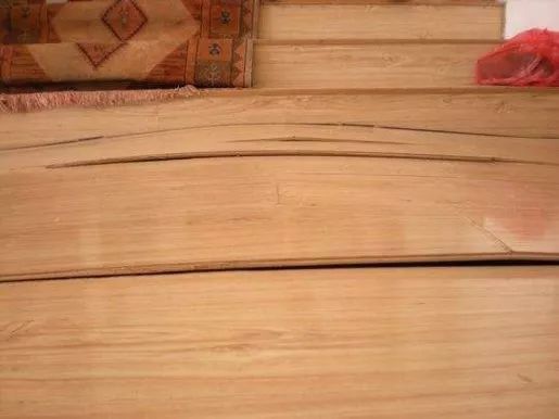 这才是木地板起拱、下沉、开裂最正确的解决方式