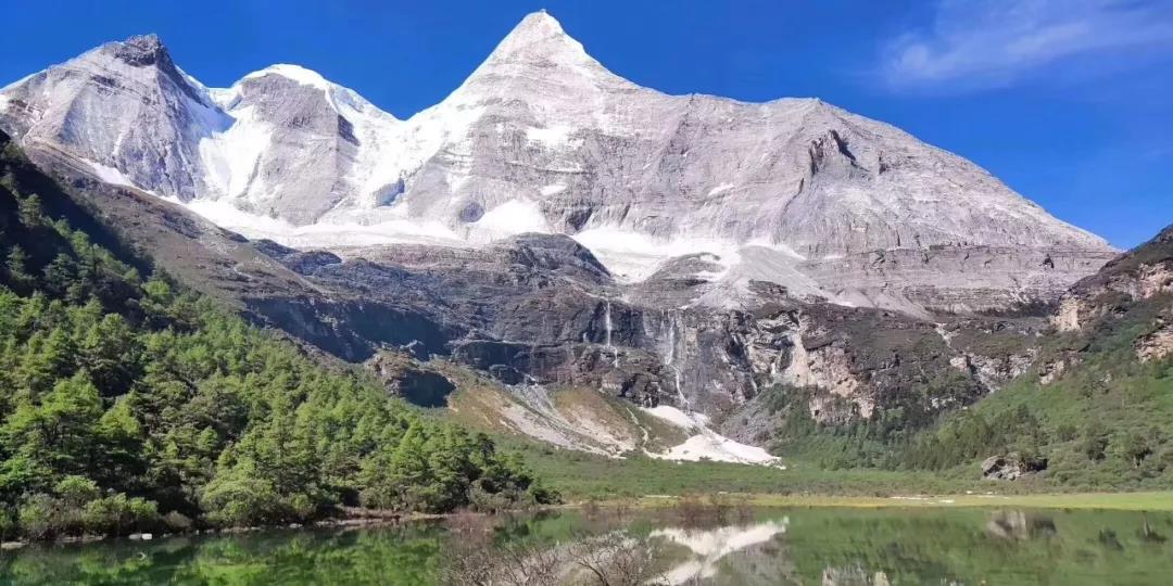 一个被上帝偏爱的地方,一个被上帝遗弃的城市