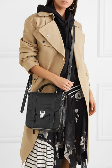 买一个品质好的女士双肩包,小女生适合背的双肩包推荐