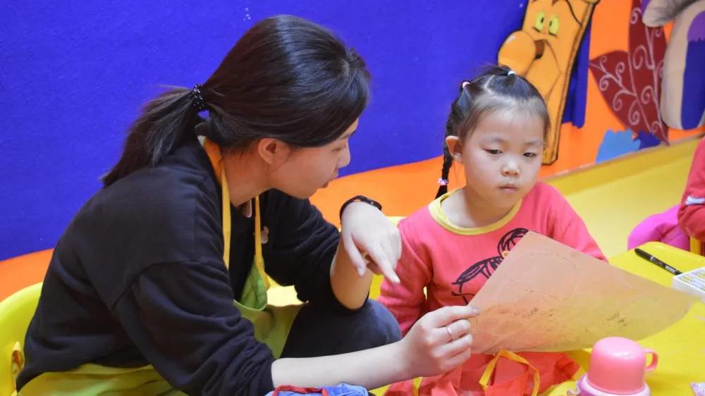 东方童画美术培训学校周村店,东方童画少儿美术淄博印象汇店