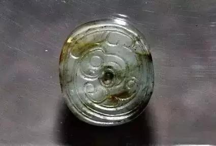 玉有五色沁胜得十万金什么意思,玉有五色沁胜得十万金是什么意思