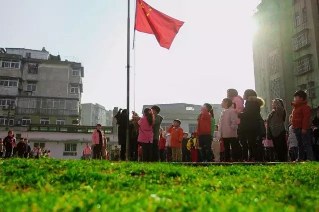 鍥犱负浼欓鑰屽嚭鍚嶇殑瀛︽牎,鍥犱负缇庨鐏殑瀛︽牎