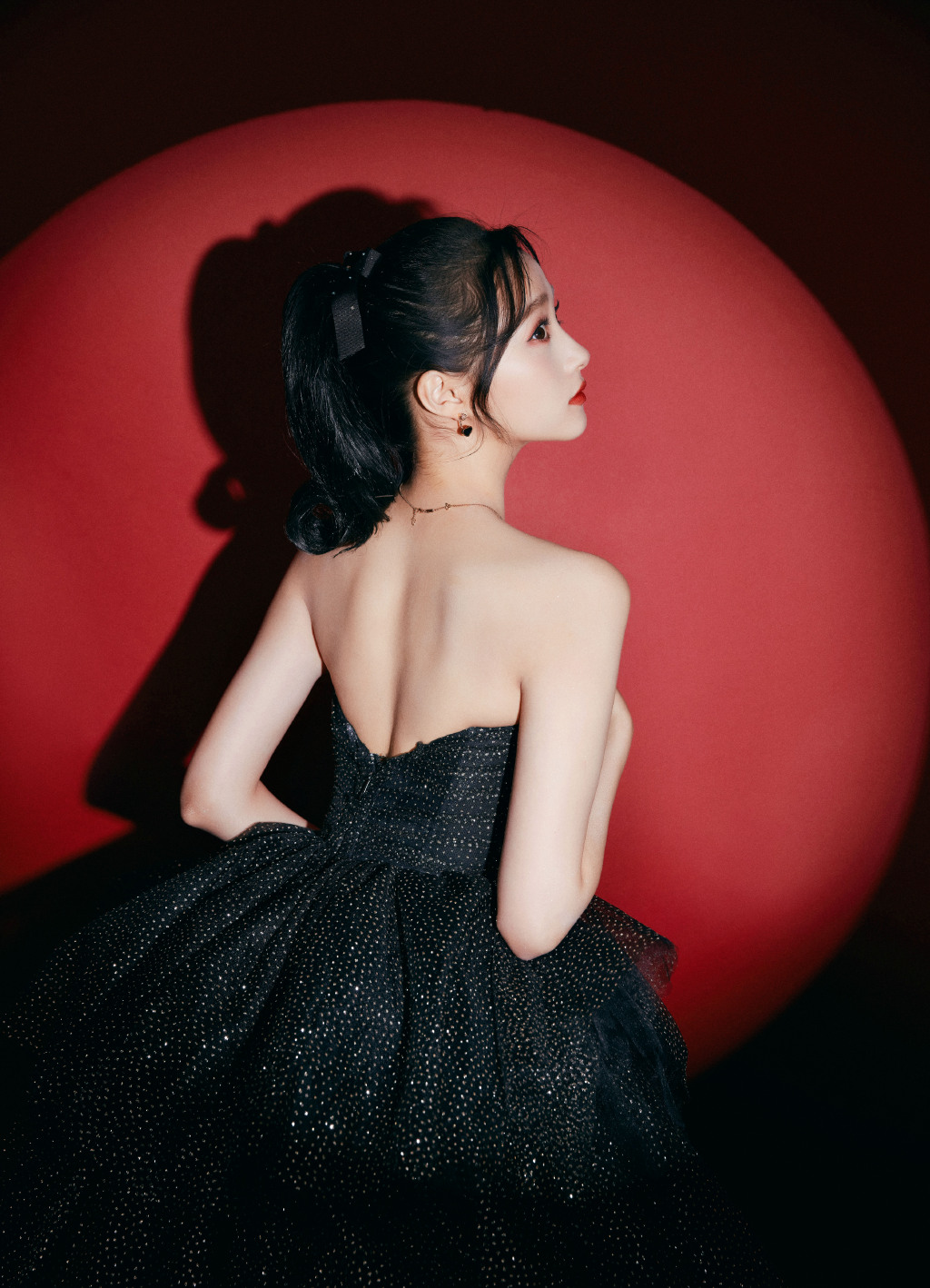 关晓彤为遮腿穿了鹿晗衣服,关晓彤的魅力如何俘获鹿晗