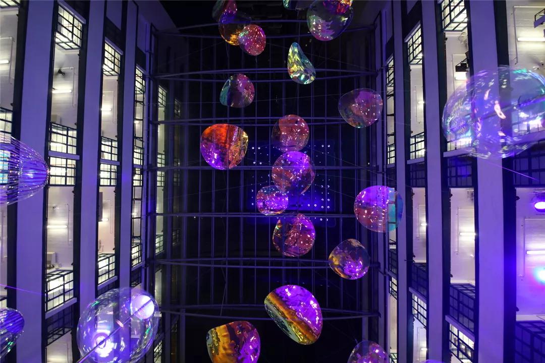 美得足以让人忘记时间流逝,美得让人静止的瞬间