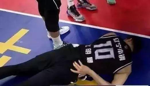 艾伦哈德森连续得分辽宁男篮,郭艾伦赵继伟现身辽宁男篮