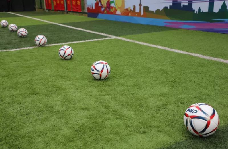 八支足球队,八支青少年足球队齐聚江城