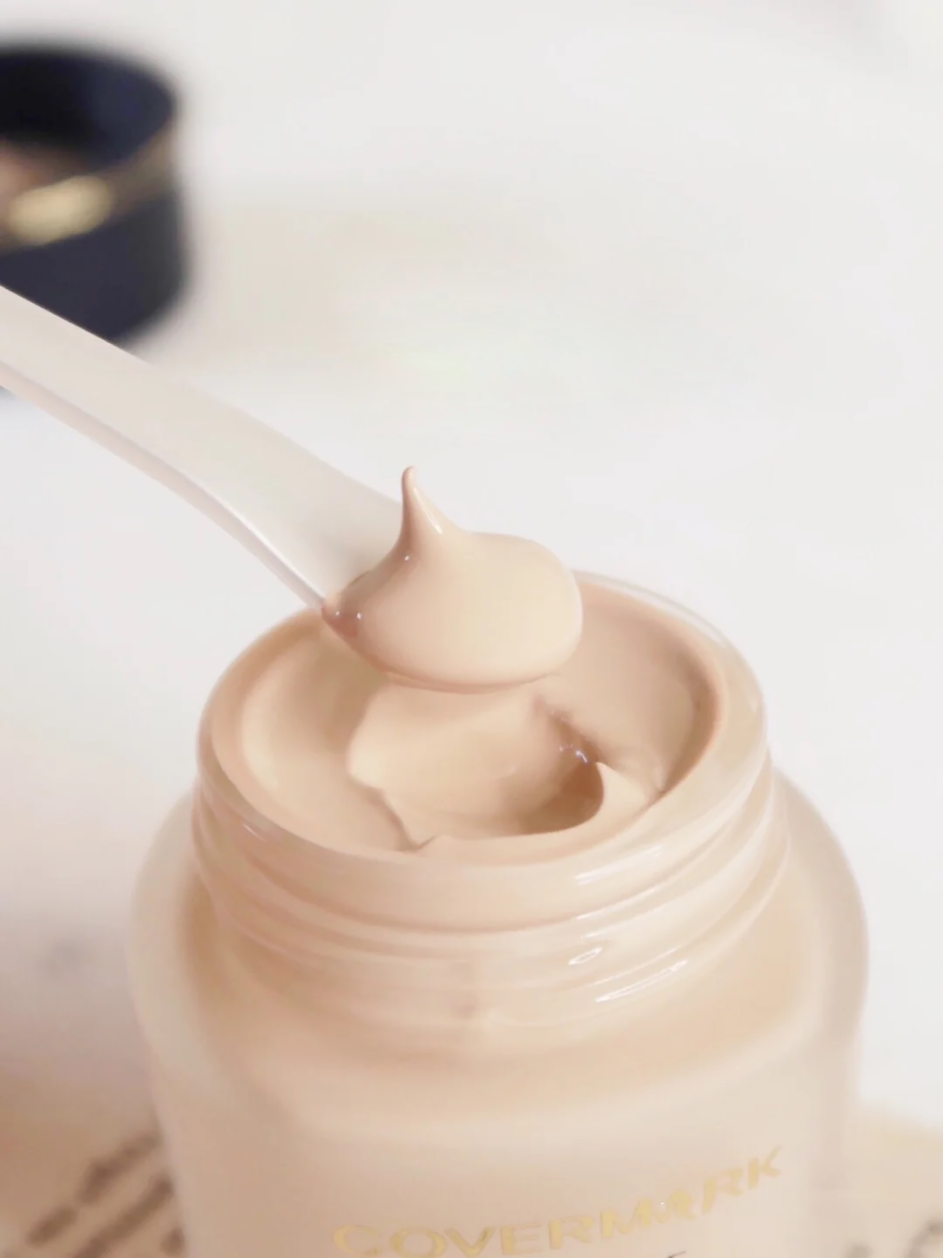 干皮粉底霜pk，资生堂性价比高，PMPM是“人间橡皮擦”