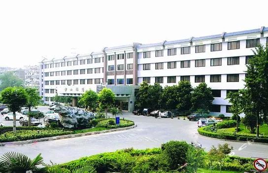 徐州市中心会搬迁吗,徐州市中山饭店拆迁最新进度