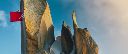 始祖鸟服装1019发布会,始祖鸟白色走秀