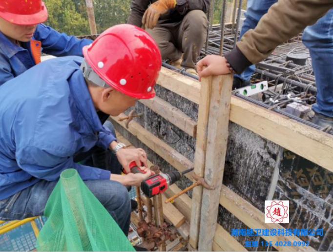 新型悬挑脚手架孔洞不漏水,新型悬挑脚手架如何预埋