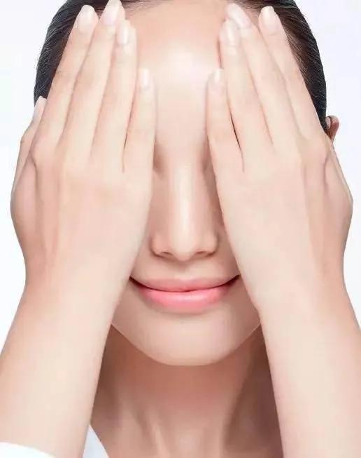 保护眼睛的按摩方法,中老年人保护眼睛的最有效方法