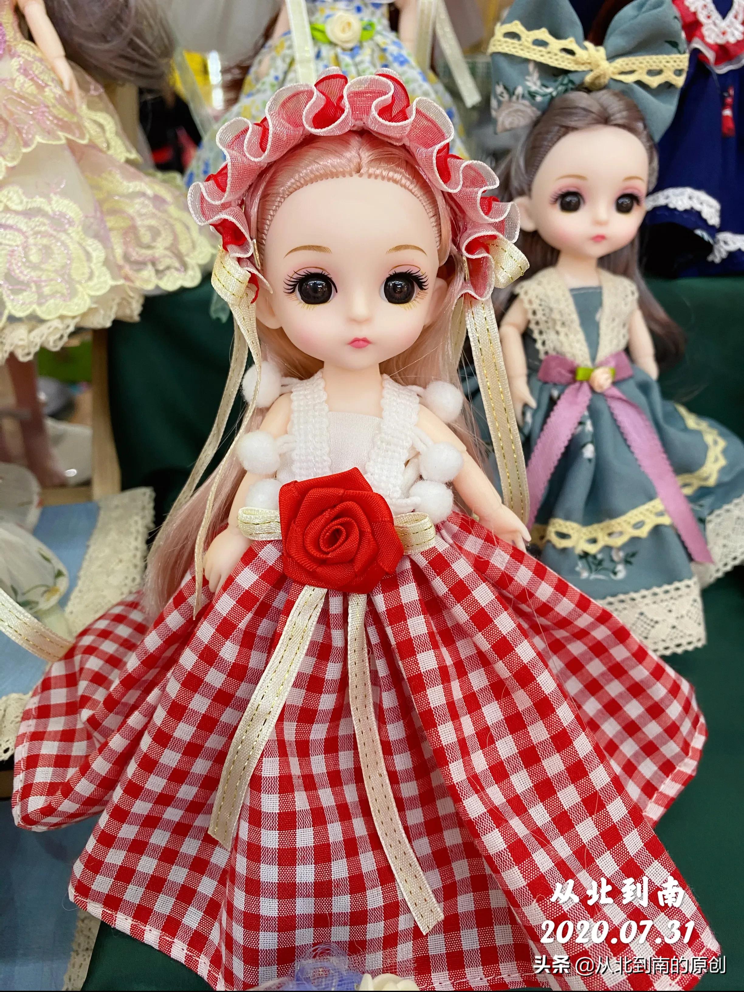 亲自动手做衣服,自己做的手工衣服穿上还真好看呢