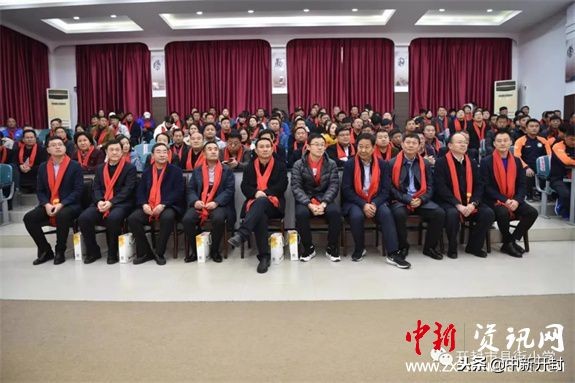 青岛市市长杯颁奖典礼,全市校园足球联赛圆满闭幕