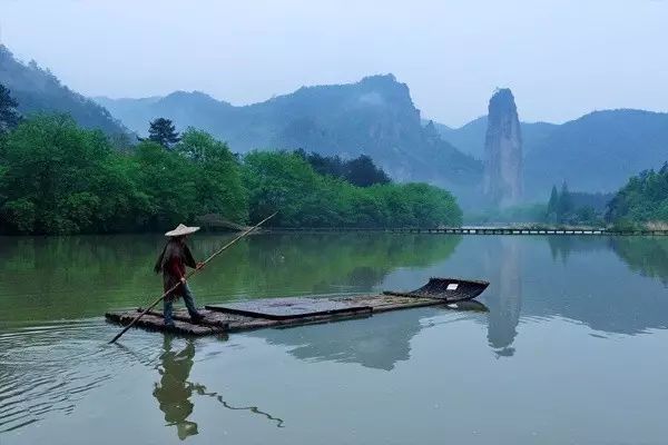 浙江隐藏一座仙境,浙江距离杭州1小时车程的城市