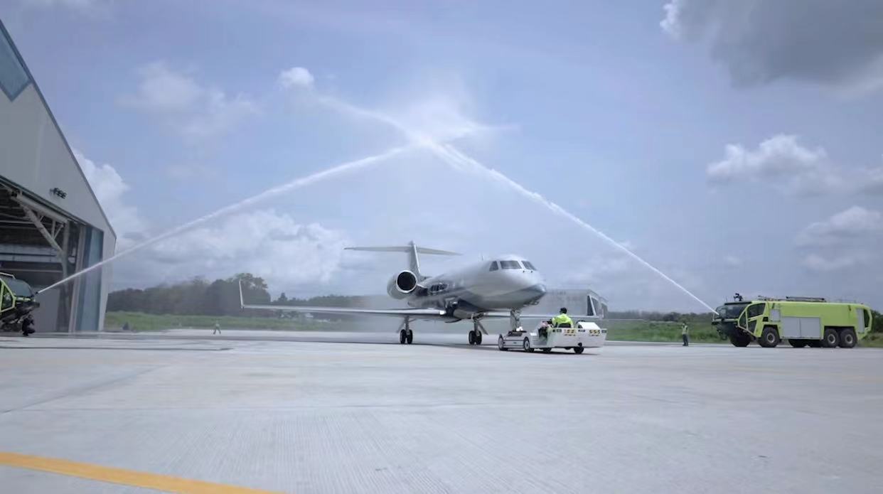 美捷菲律宾新机库及维修站设施的水门欢迎典礼