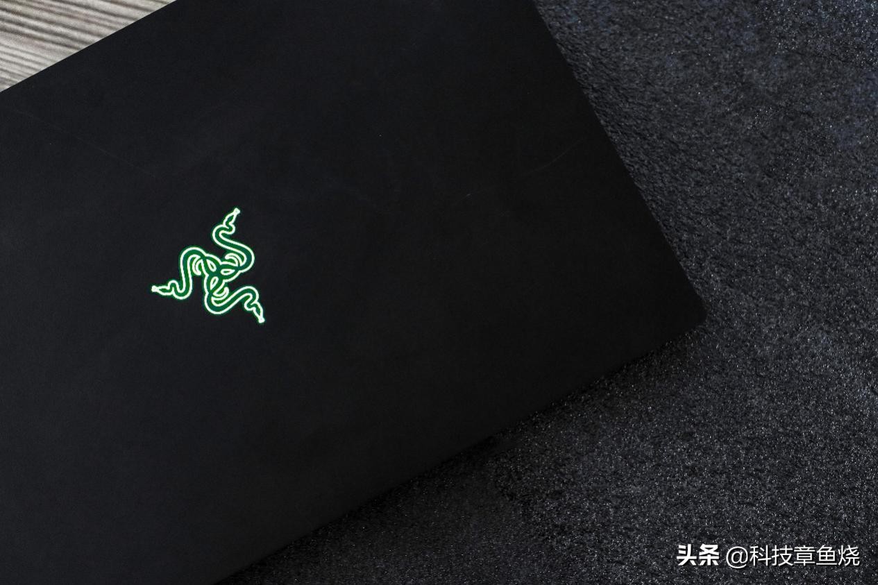 雷蛇灵刃15标准版笔记本测评,雷蛇笔记本灵刃15游戏测评