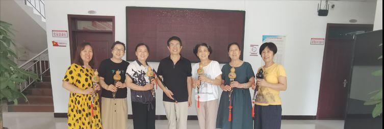 河北省邯郸市邯山区浴新南街道社工站老年大学项目蓬勃开展