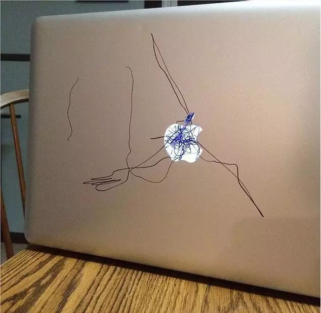 小孩子在墙上乱画怎么清理掉,孩子在墙上乱画需要阻止吗