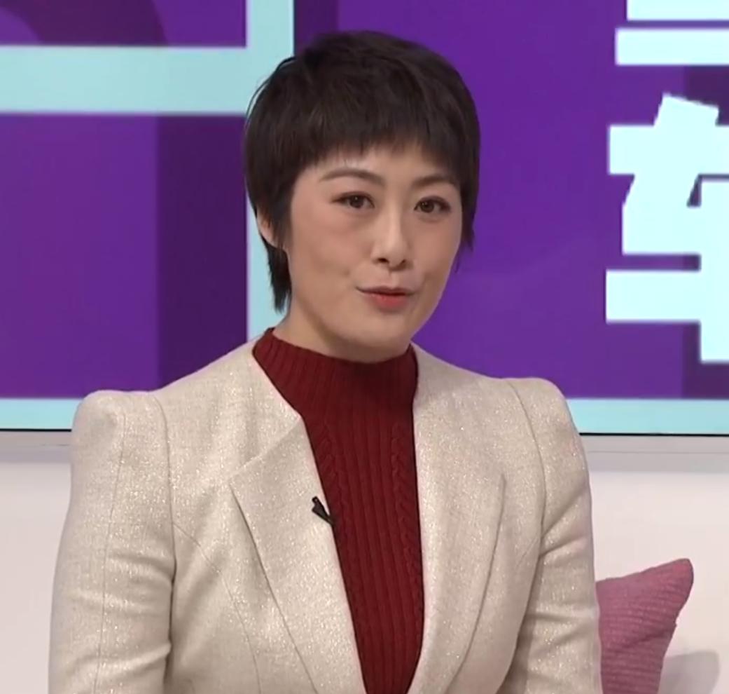 凭什么瞧不上银牌！央视解说张萌萌口误惹争议，韩乔生也被带偏？