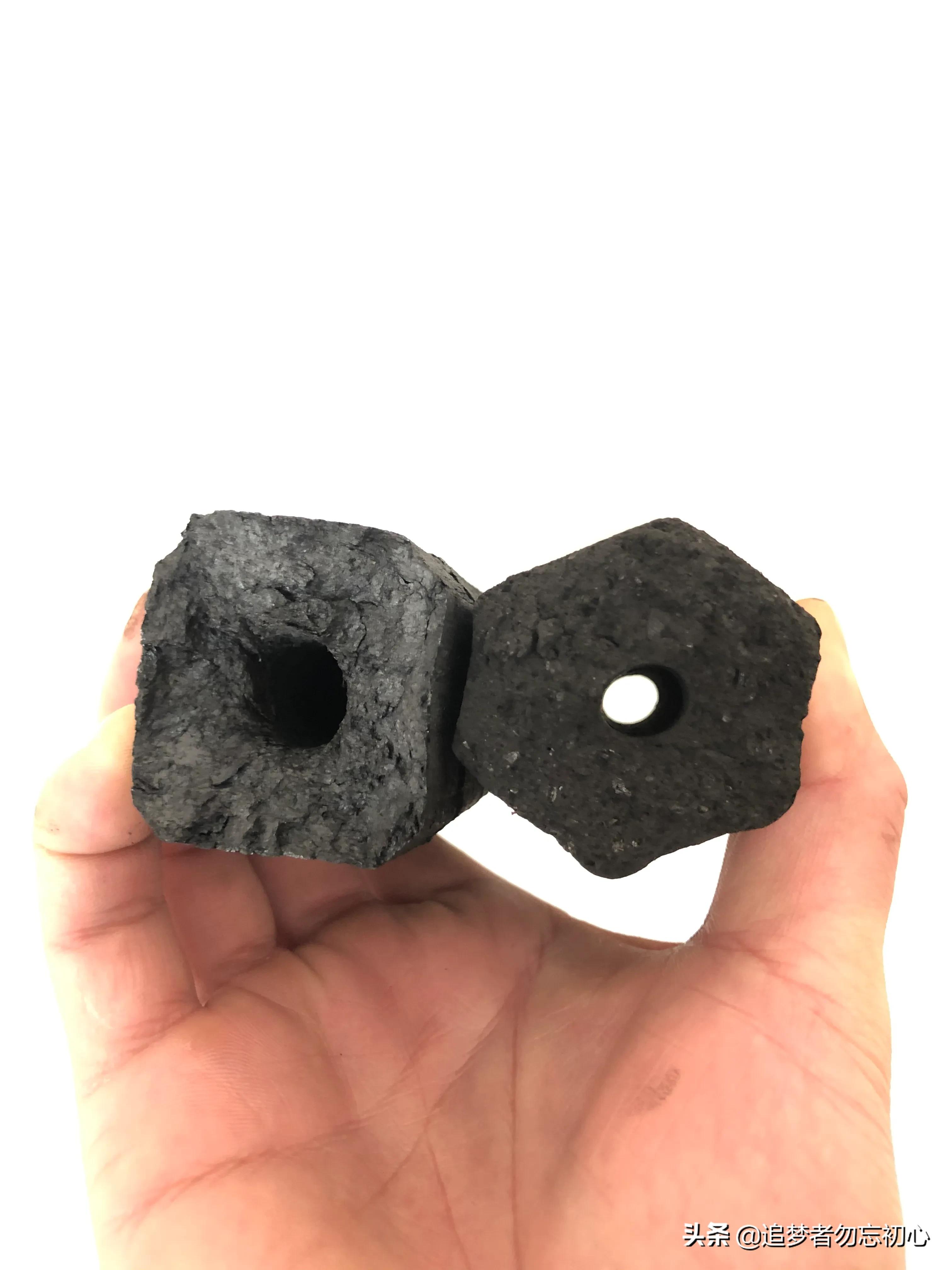 机制炭怎么区分好坏,机制炭和木炭的区别哪个好用