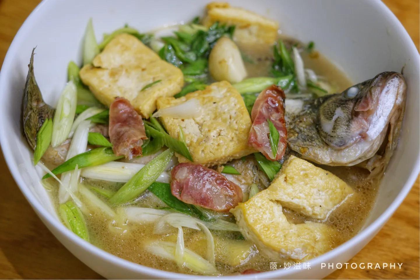 鱼与香肠的约会～香肠豆腐炖鱼～