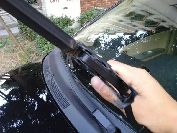 雨刷器怎么换不锈钢的,雨刷器怎么换橡胶皮