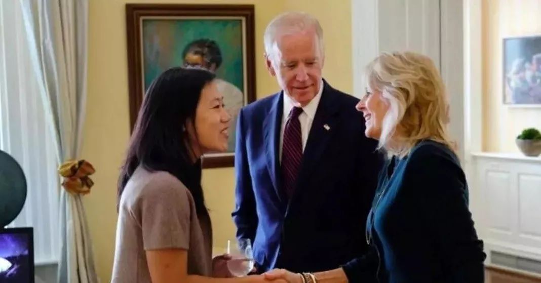 扎克伯格为什么要娶自己的老婆,扎克伯格谈妻子是最美的