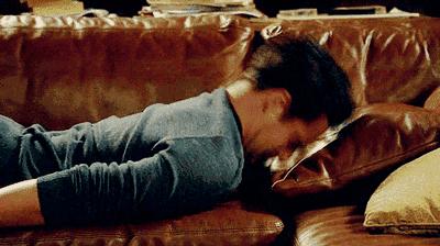 问一个男生问题问两遍他才说话,问个问题男生回答不上来