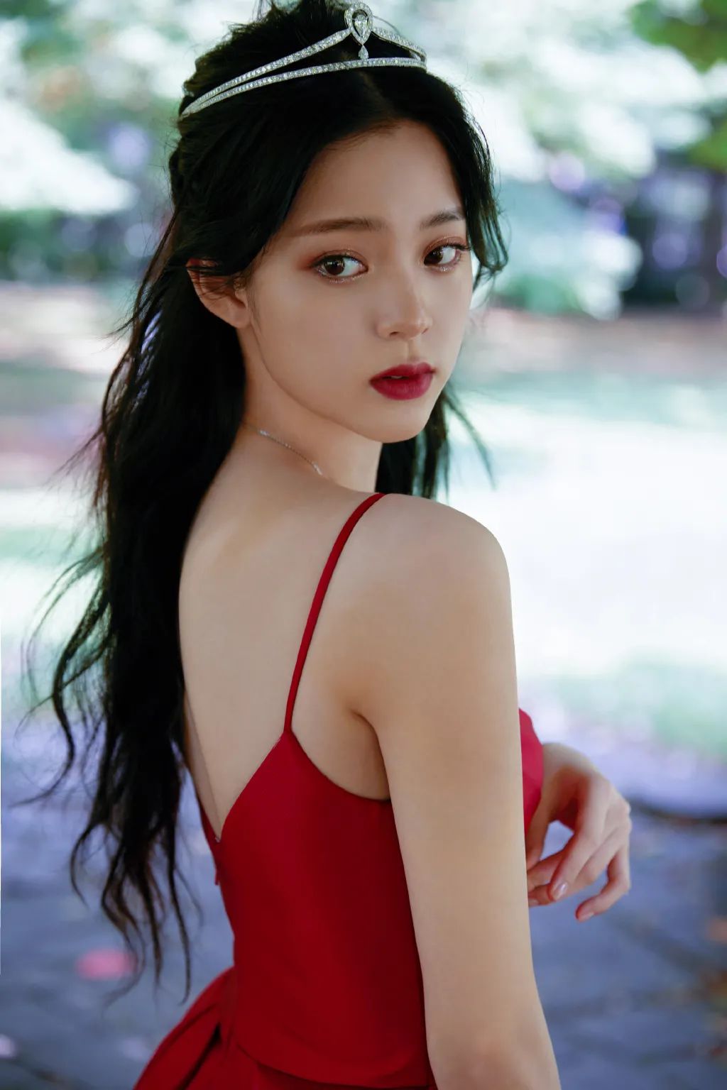 小五官扁平脸适合什么风格,塌鼻扁平脸