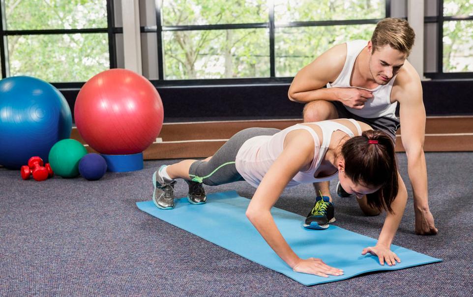 健身可以直接躺地上不用瑜伽垫,没有瑜伽垫可以躺床上吗