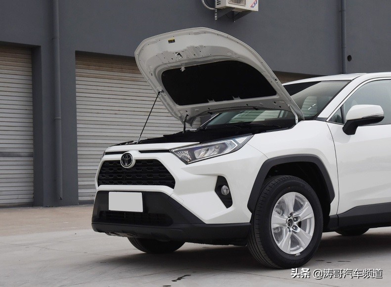 crv和荣放rav4越野比赛,丰田rav4荣放与本田crv哪个更省油