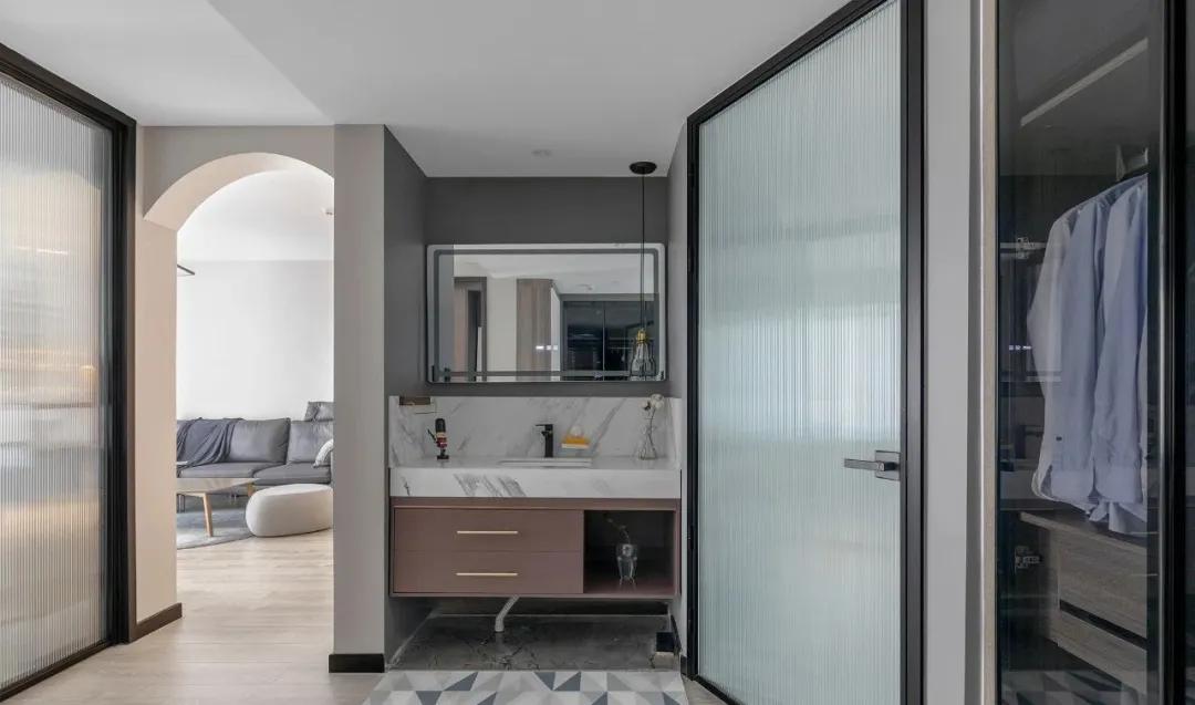 厨房加开窗，开放式衣帽间，一个人住95平的自由