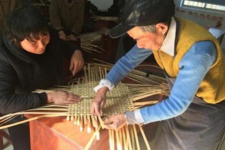 丈夫恶习难改,浙江农村女人肖开琴,离婚卖竹篮子,年收入800万