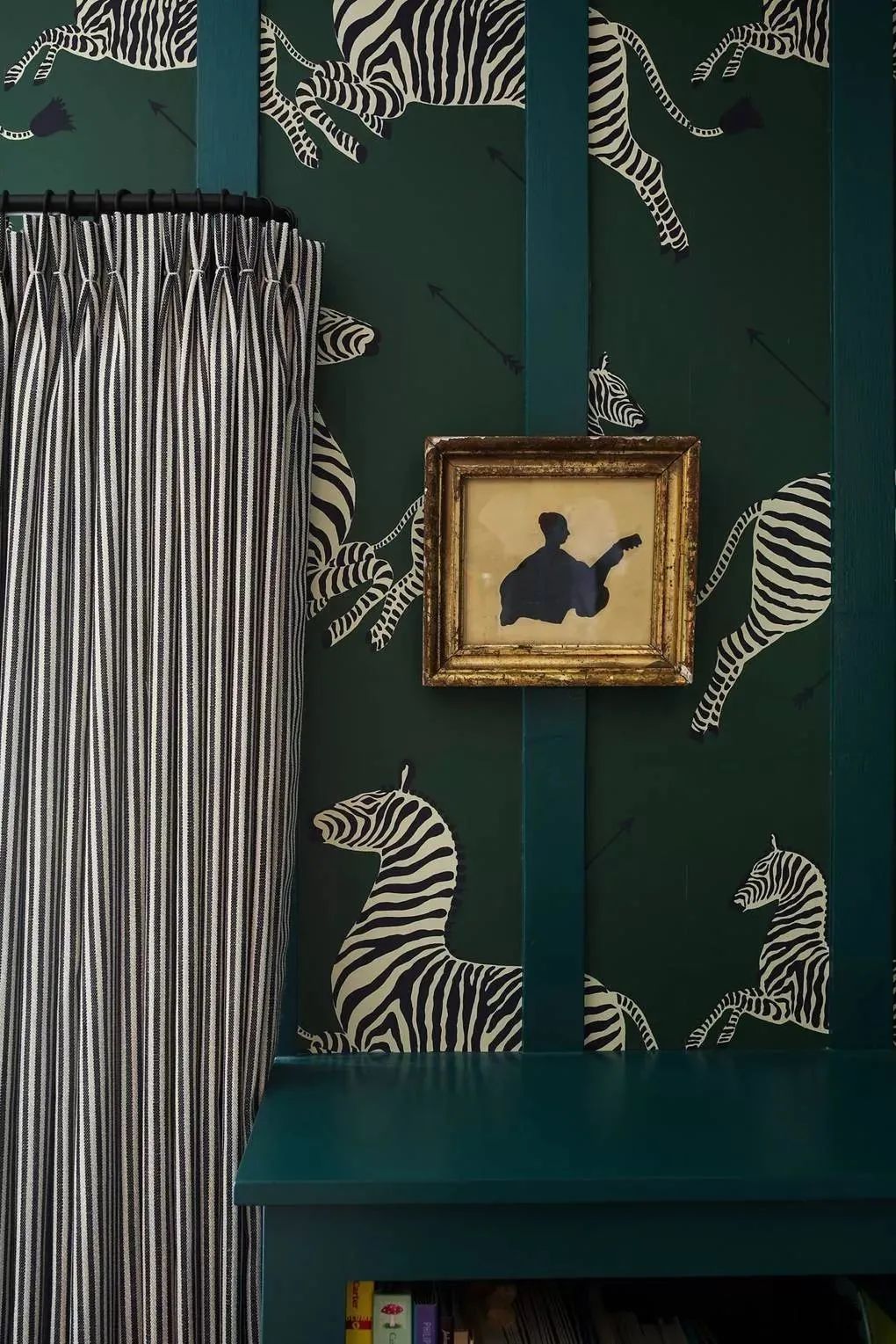 美国女明星安妮海瑟薇感情,安妮海瑟薇带孩子逛街状态