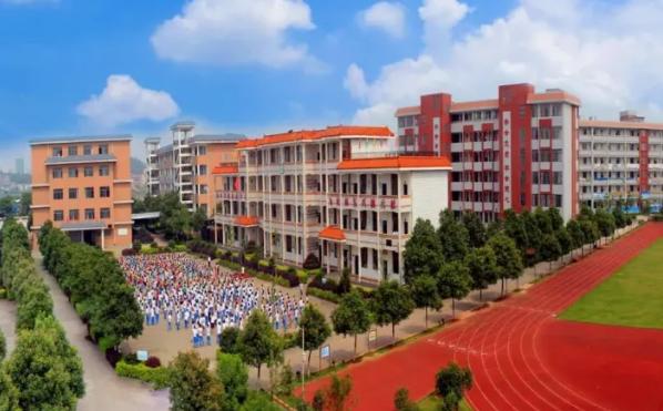 衡阳市八中和衡阳市成章离多远,衡阳成章八中好吗