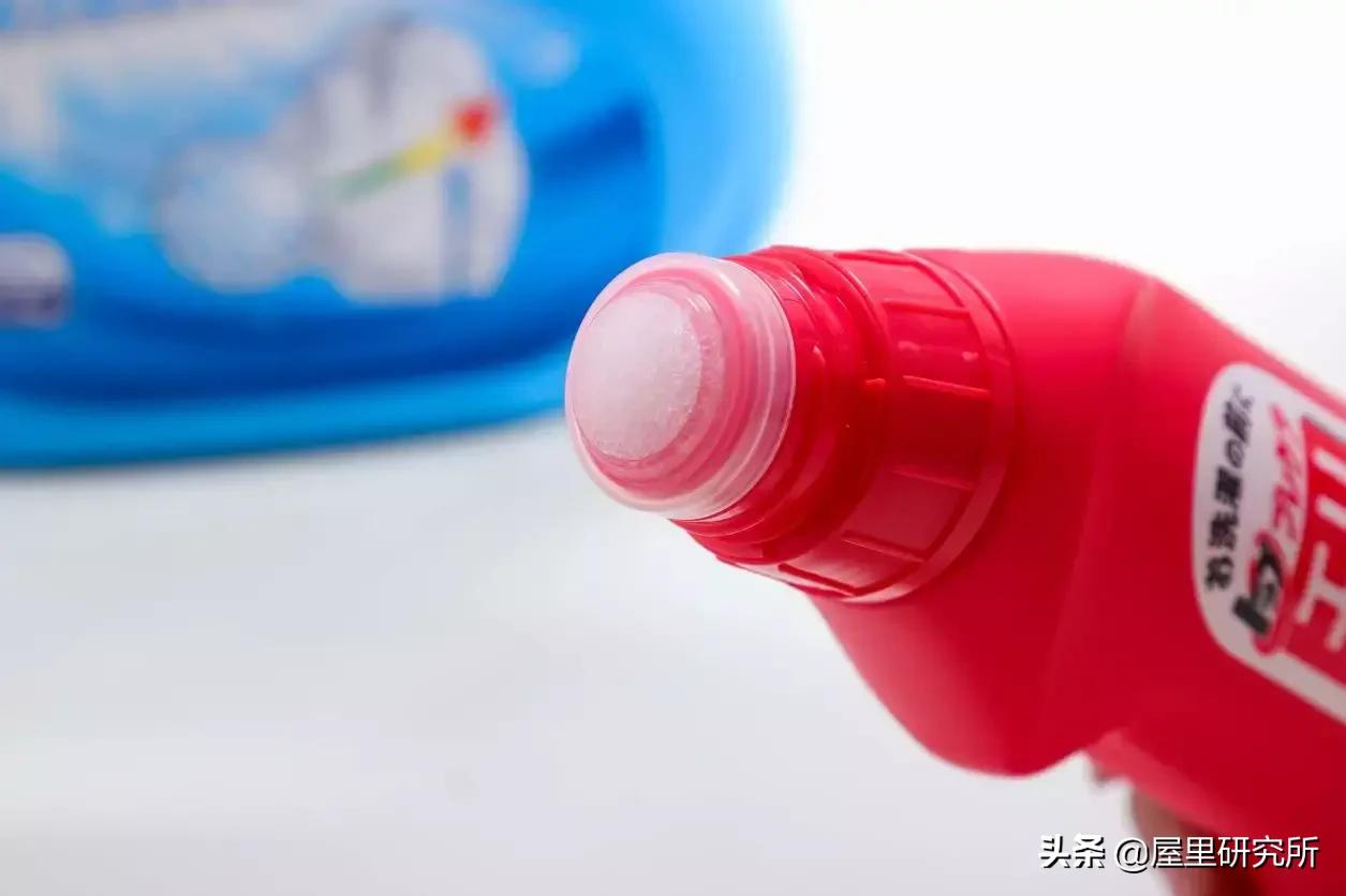 洗衣液手洗衣服能洗干净吗,手洗了十几件衣服