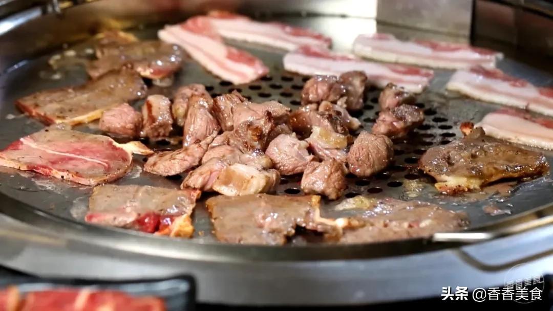 人山人海来吃肉，大哥小弟都说香