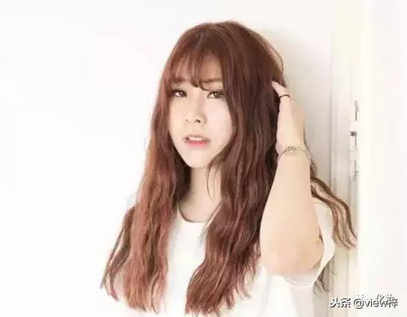 脑门大发际线高发型女,脑门大发际线高留什么发型