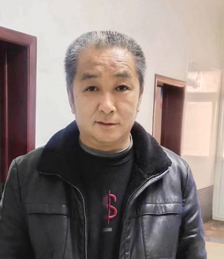 河南一男子因劳累致浑身疼痛，自泡药酒解压，一杯酒下肚后悲剧了