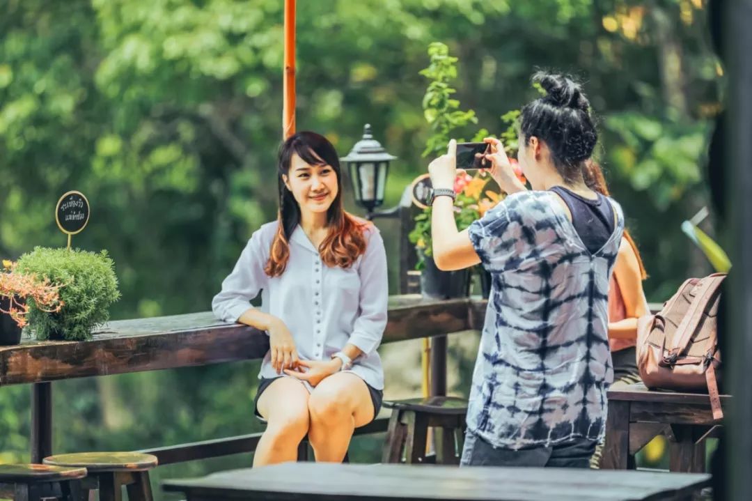 在清迈逛夜市感受泰国人慢生活,去清迈享受放下脚步的慢生活