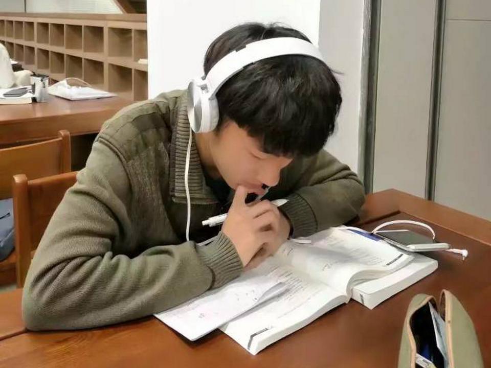 学霸男团六个男生,学霸男团