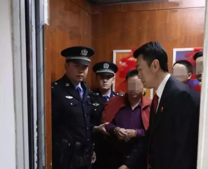 痛心44岁民警因公牺牲,痛心41岁民警突发心脏疾病牺牲