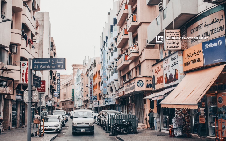 迪拜中国人打工者的真实生活,迪拜繁华城市真实生活
