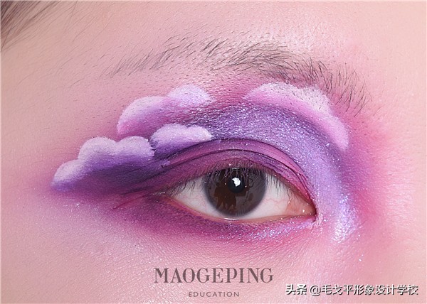 紫色眼妆魅惑,紫色云霞