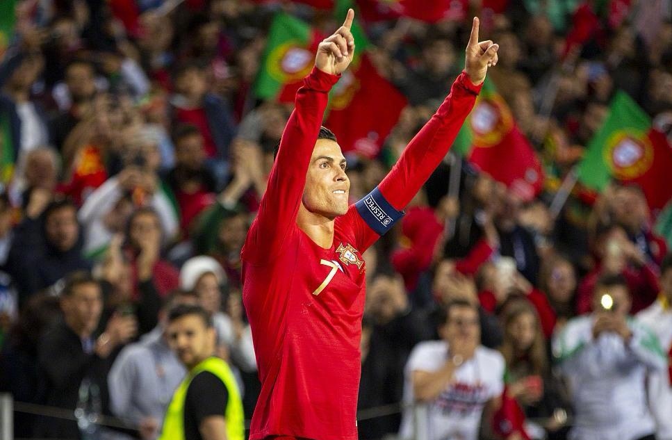 詹俊点评c罗表现,c罗梅开二度詹俊解说