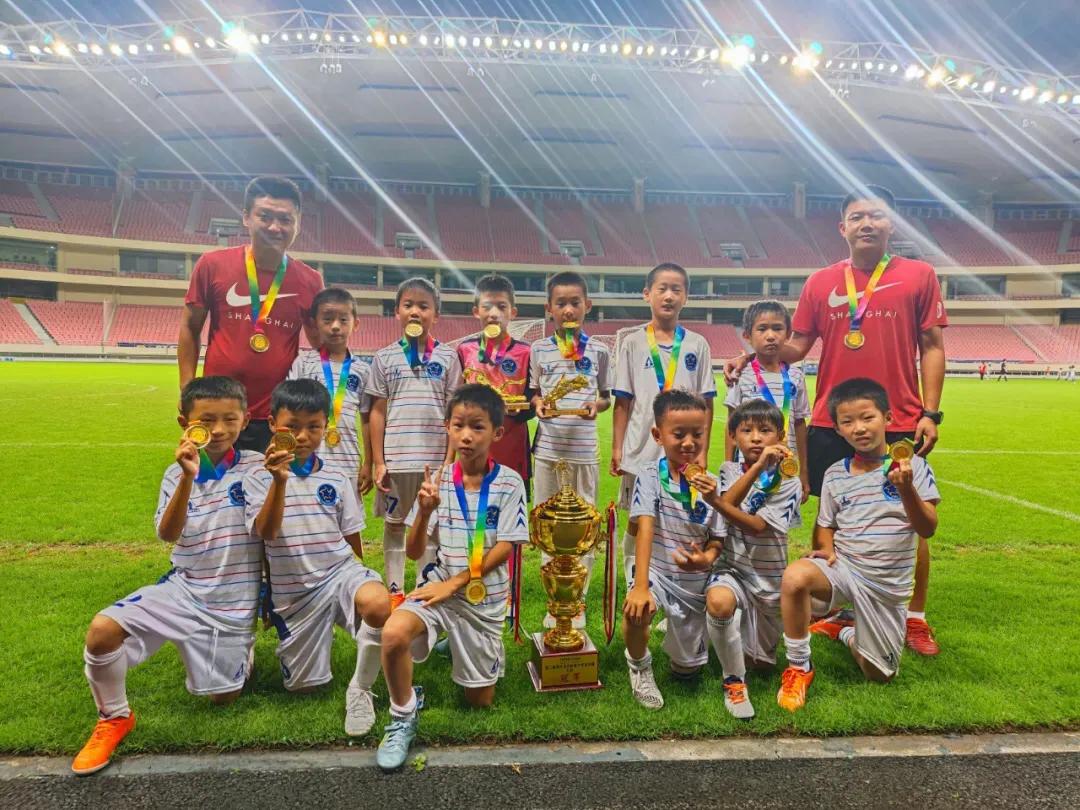 小小的身体也有大大的梦想,小小的身体蕴藏着大大的梦想