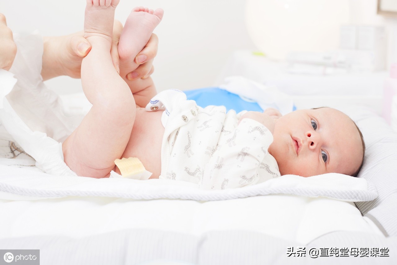 大便颜色是深褐色特别臭,大便成形颜色深褐色