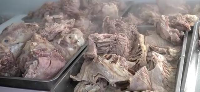 徐州小伙卖羊头,农村大叔50头羊一年利润