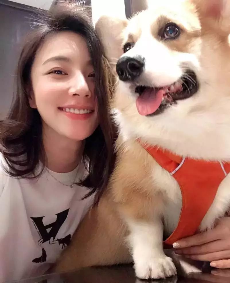 王思聪为什么和陈雅婷秀恩爱,王思聪陈雅婷现身机场